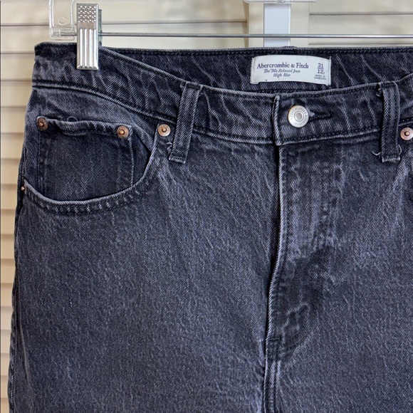 Abercrombie & Fitch High Rise 90's Relaxed Cuffed Hem Jean Size 12 Short - Picture 11 of 16